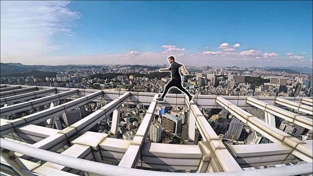 在作死边缘疯狂试探!极限大神楼顶跑酷秀操作,感受一脚天堂一脚地狱吧