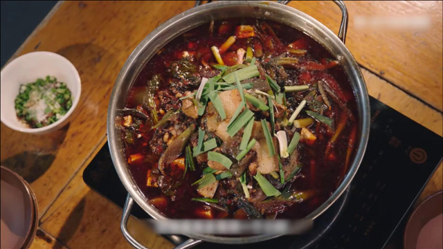 《沸腾吧火锅》贵州臭酸火锅:大山深处的发酵,形成了香与臭的完美融合