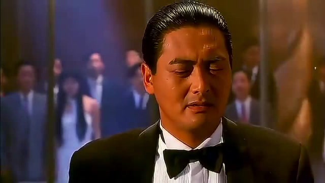 赌神:赌神大战赌王真厉害,十亿一把梭哈不过瘾,竟要赌身家性命