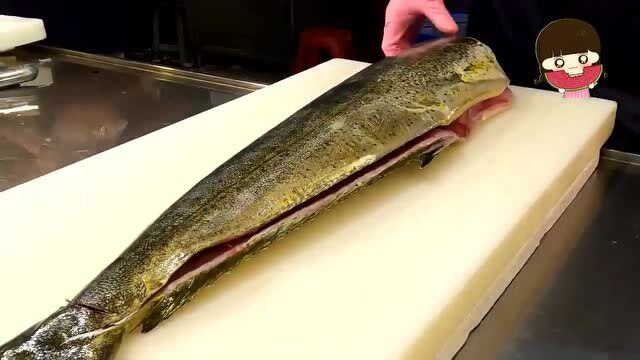 世界之大无奇不有,这种鬼头刀鱼你有见过吗?去骨去皮刀法稳到不行!