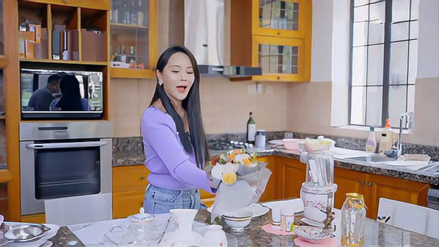 伊能静在上海的豪宅曝光,厨房比我家客厅还大,贫穷限制了想象!