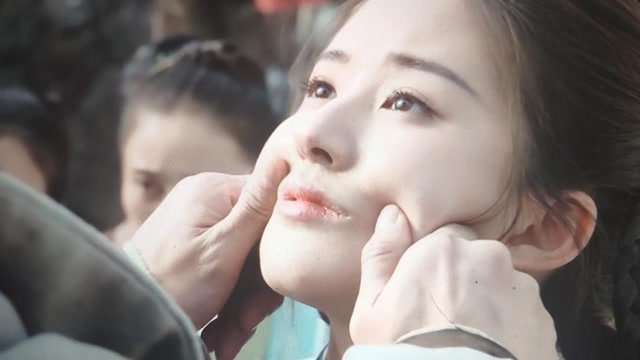3位圆脸女星的捏脸合集,赵露思赵丽颖谭松韵你最想捏谁的脸!