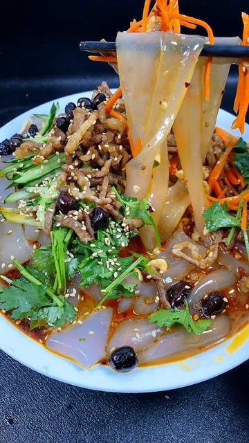 清凉解暑夏日凉菜,麻酱拉皮!