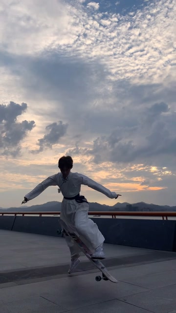 小哥哥汉服滑板,为奥运加油!