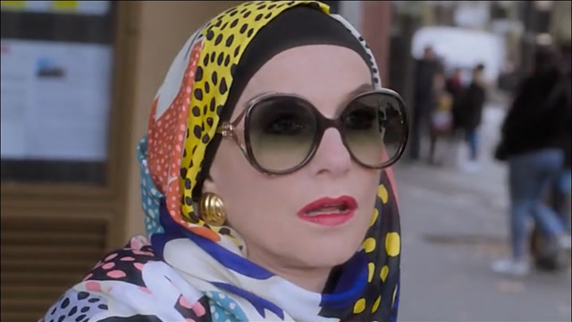 大妈胆大,垄断巴黎毒品市场,成为了大名鼎鼎的《药头大妈》下