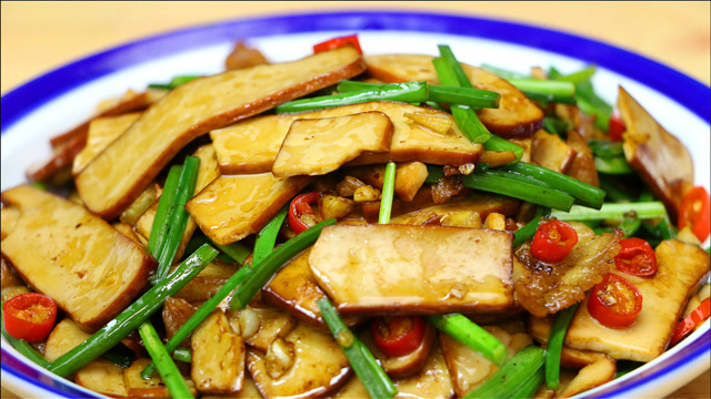 湖南的小炒香干为什么好吃?原来技巧很简单,看大厨如何做