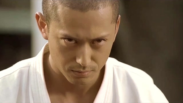 叶问拒绝教日本人武术,挑战三浦,三浦惨遭暴打