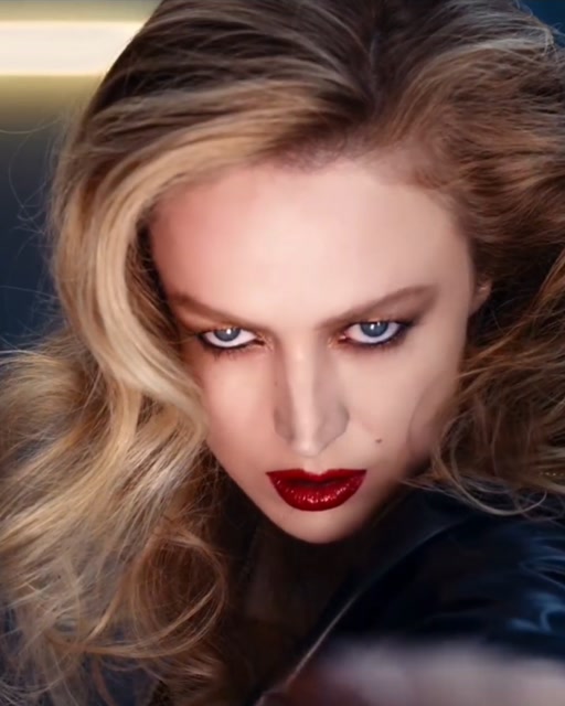 经典黑管tf16 斯嘉丽红 演绎tom ford先生心中梦幻又独特的高级显白正