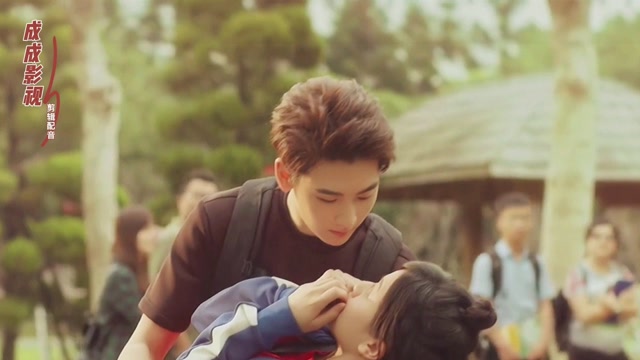 开学第一天谢端西就对周林一见钟情