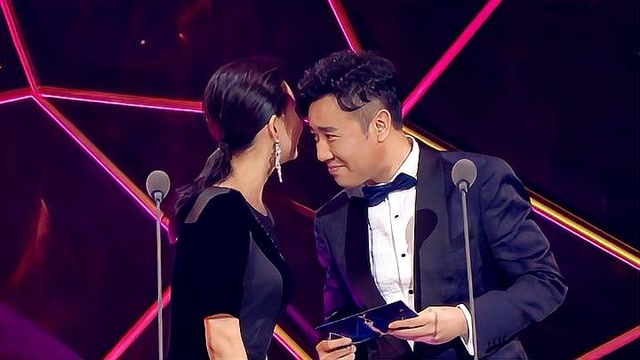 于和伟吐槽导演总让他演反派,殷桃高情商解读,赢满堂喝彩丨金鹰