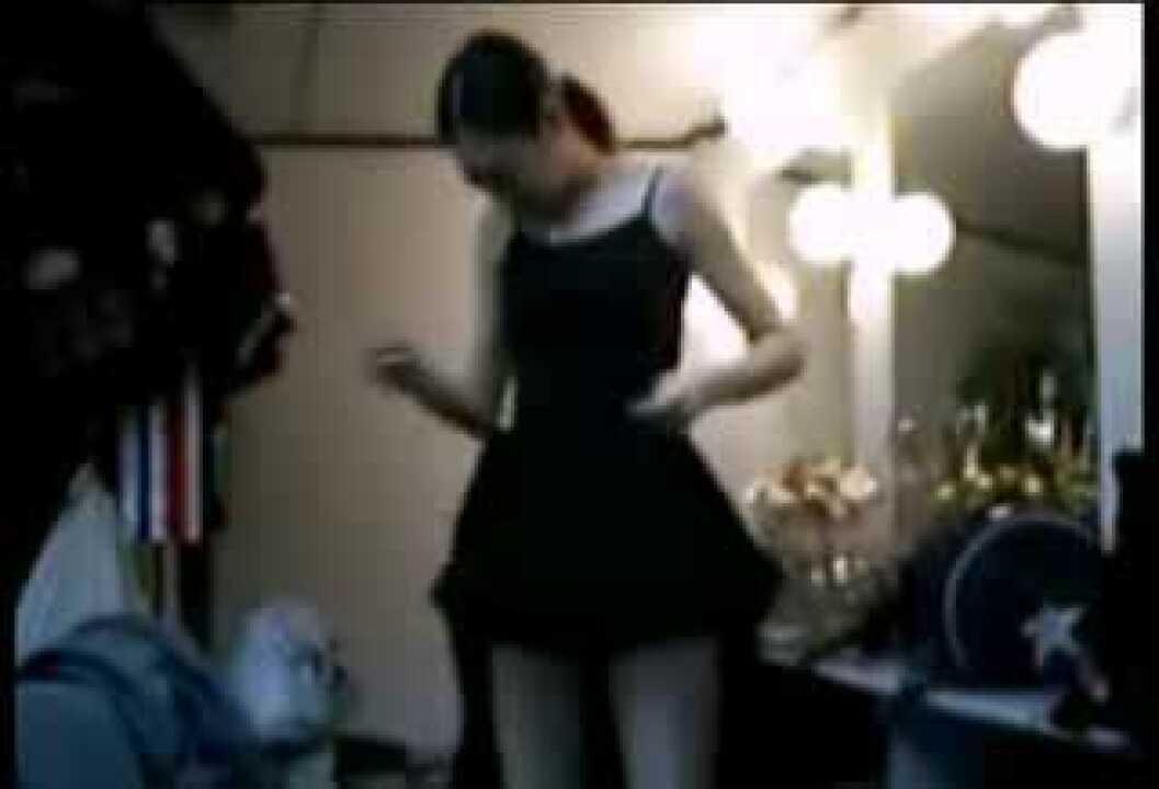 实拍舞蹈美女后台换衣全程_腾讯视频