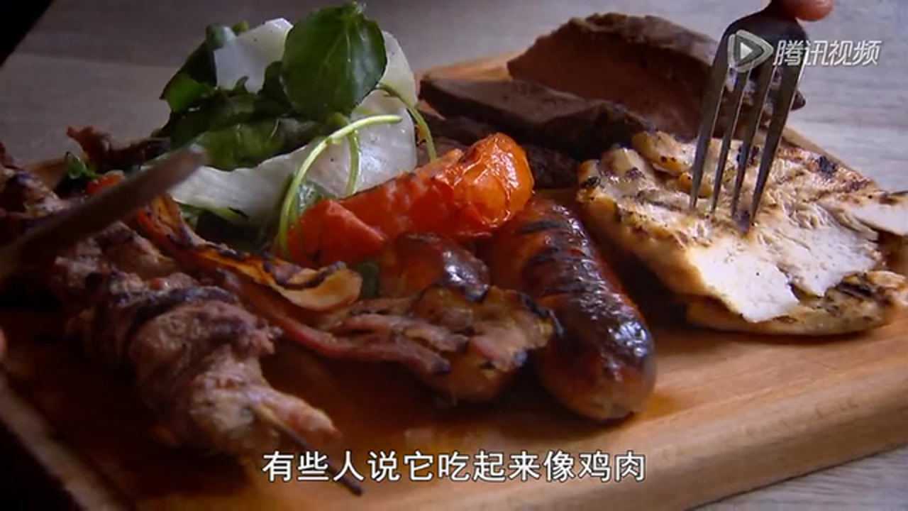 男子切大腿肉制人肉汉堡 称味道浓郁很好吃