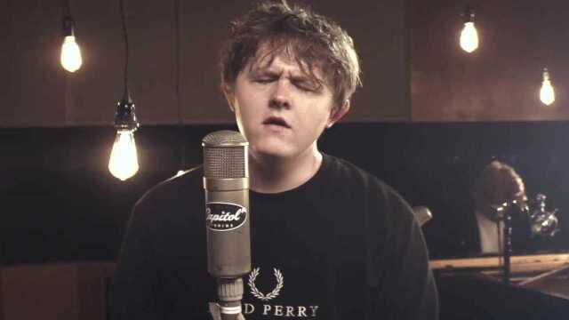 Lewis Capaldi  Hold Me While You Wait (1 Mic 1 Take / Live from Capitol Studios)