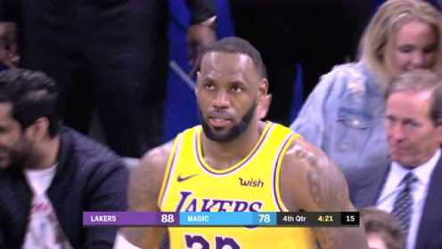 《NBA全场回放》【回放】湖人vs魔术第4节 艾旺杜推搡霍华德发生冲突