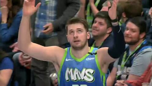 《NBA全场回放》【原声回放】灰熊vs独行侠第3节 东契奇后撤三分一发入魂