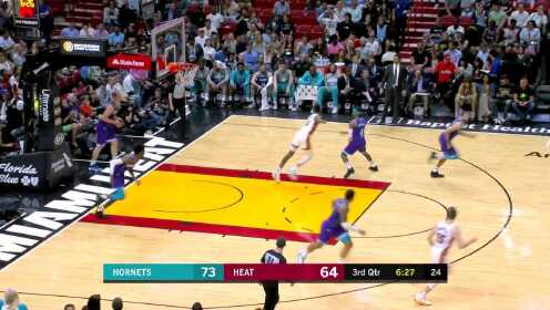 《NBA全场集锦》双人围堵又何妨 琼斯霸王举鼎双手隔扣