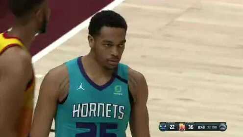 《NBA全场回放》【原声回放】黄蜂vs爵士第2节 格拉汉姆连线比永博篮下吃饼轻松扣篮