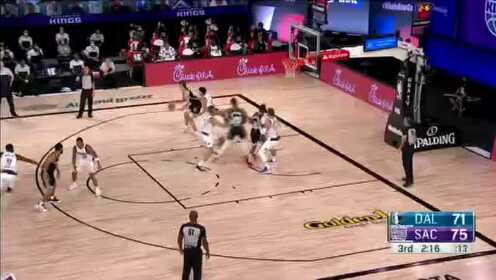 《NBA全场回放》【回放】独行侠vs国王第3节 波神转身跳投一起合成