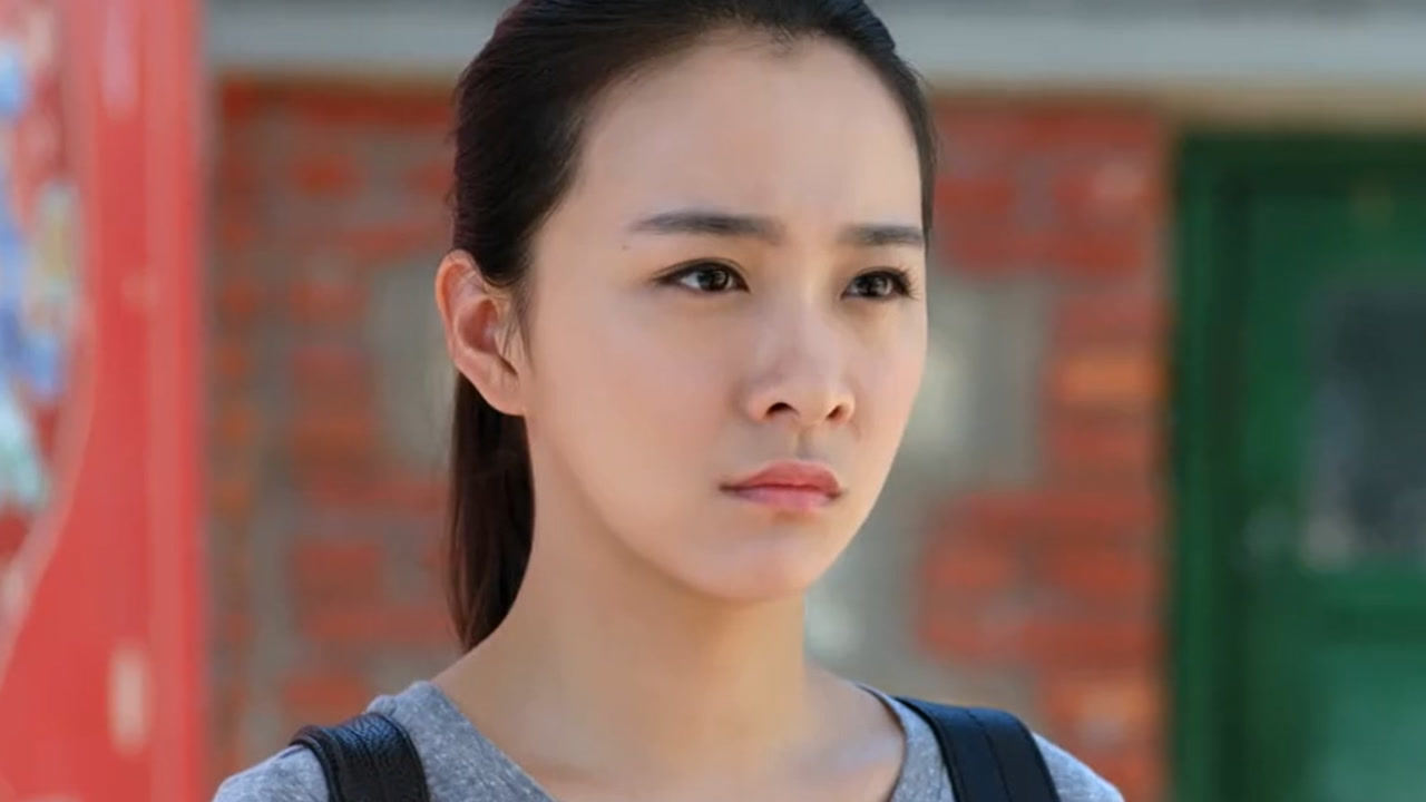 《女怕嫁错郎》第36集02:经过蓝月的疏导,秦小玲决定加入蓝月的映山红