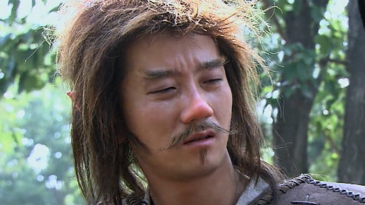 《魔幻手机2:傻妞归来》第12集02:黄眉大王英雄救美,还是很帅啊.