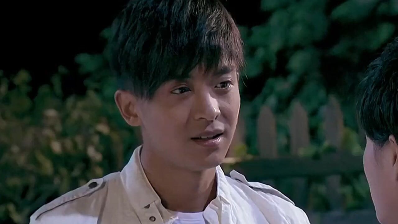 《非常有喜》第十二集03:林英雄给白木喜送来婚纱设计书,林英雄还主动