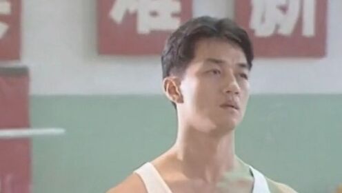 《京港爱情线》第1集02：同事做健美操被教练批评，教练找来程扬给大家做示范