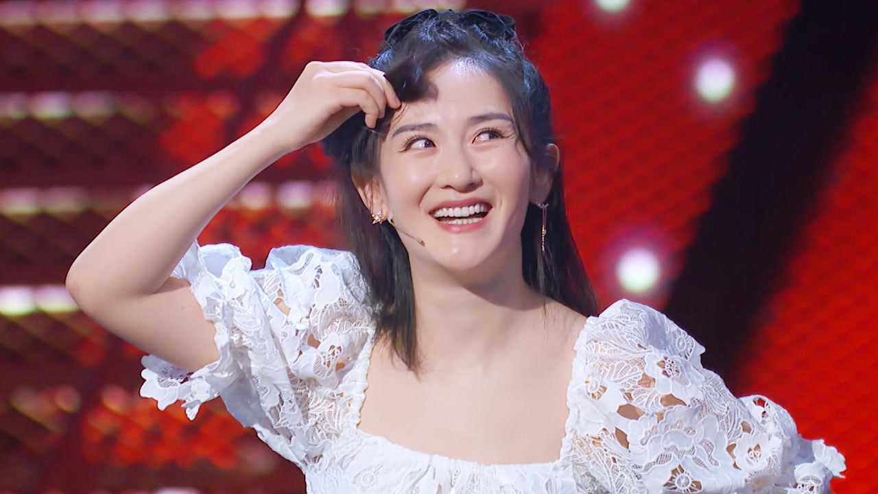 谢娜爆笑模仿徐志胜口音和发型