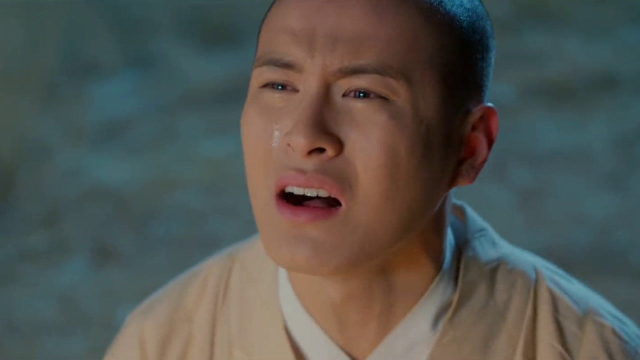 和尚小伙母亲去世夜里伤心痛哭!