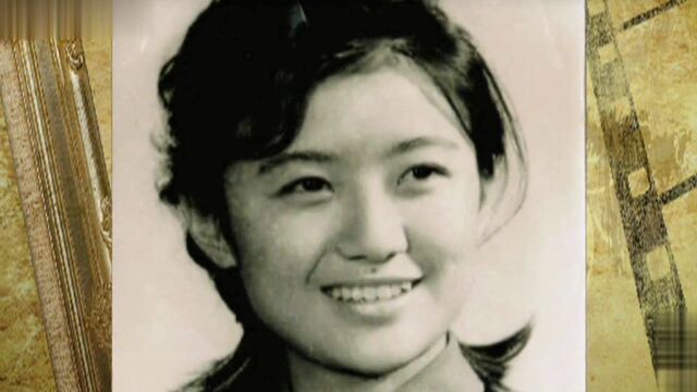 第一女司仪李小玢还原1977年报幕场景