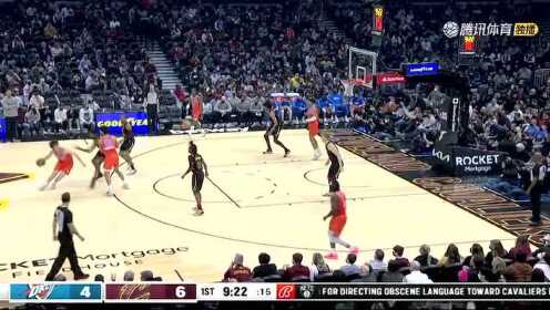 《NBA全场集锦》双手叉腰等候多时！亚历山大三分线接球就扔干脆利落