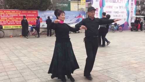 广场舞交谊舞慢三《雨夜再见》我的期盼你的远离，留下无奈的思绪