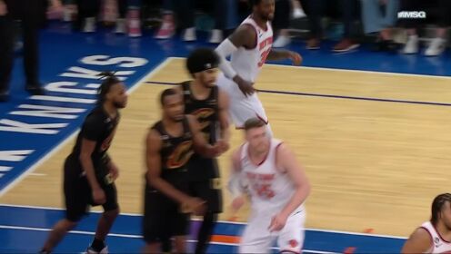 《NBA全场集锦》兰德尔强硬进攻补篮得手 米切尔祭出穿云箭三分打进