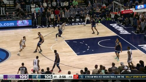 《NBA全场集锦》最贵中锋惨当背景板！莱尔斯大鹏展翅飞身暴扣炸筐