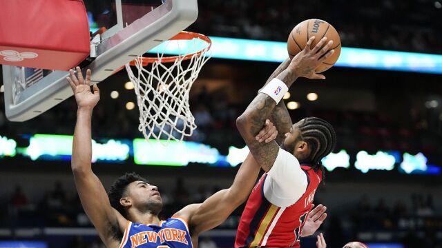 莺歌vs尼克斯集锦 全场17投11中砍下26分7篮板3助攻1抢断