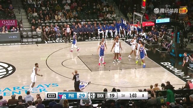 NBA：马克西梅尔顿连续抢断完成反击暴扣
