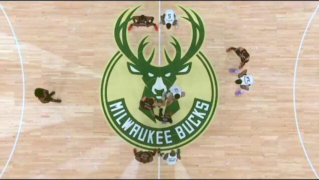 NBA常规赛：公牛vs雄鹿英文原声全场回放