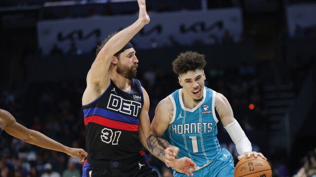 活塞vs黄蜂精华纯享 活塞六人上双客胜黄蜂迎首胜