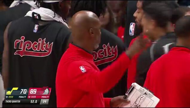 NBA常规赛：爵士vs开拓者第3节英文原声回放