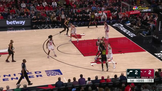 没关系我会出手 克拉克森三分不中凯斯勒飞身补扣