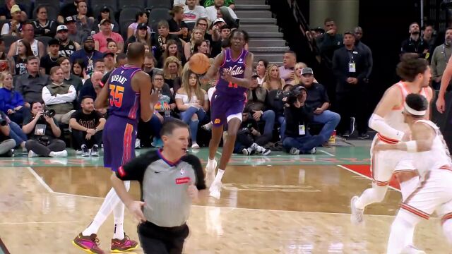 太兴奋了！约翰逊生抢杜兰特被吹犯规