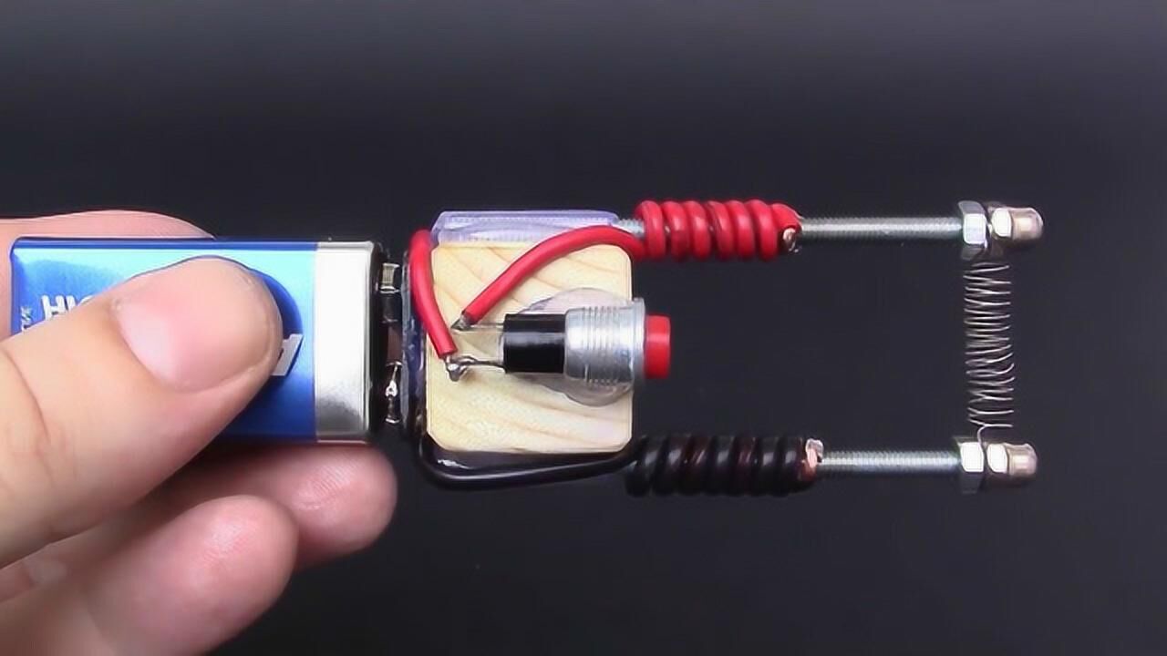 5分钟教你自制一款电池点烟器，帅呆了！_高清