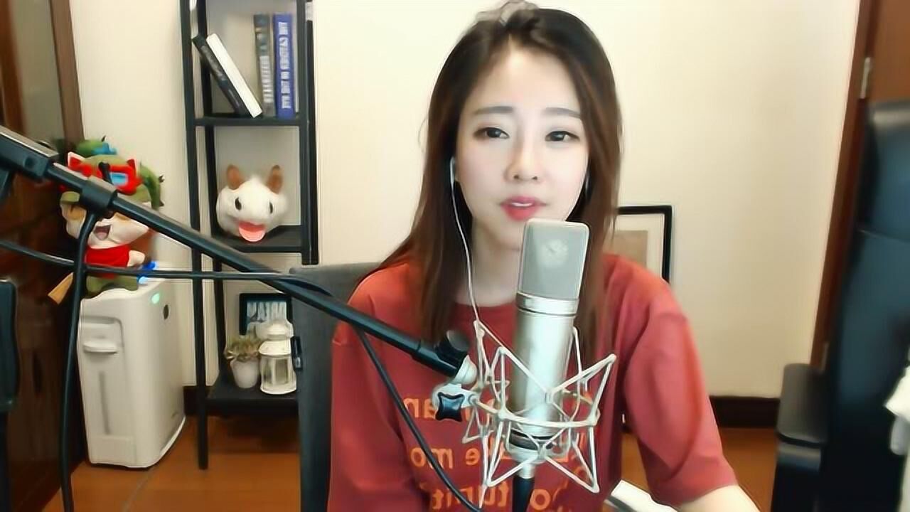 为你推荐自动连播02:14怀念18年的夏天,冯提莫手势舞爆火,摩登兄弟