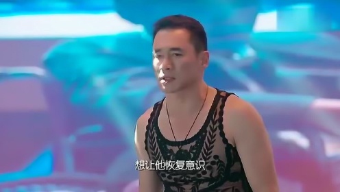 《领养》丁海峰在舞台上表演，袁咏仪带女儿随时关注