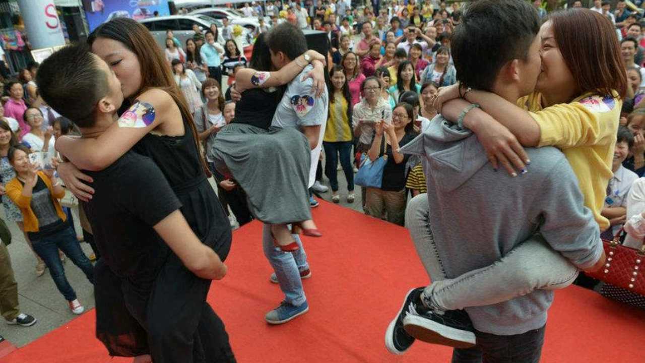 接吻大赛能连续亲1小时_高清