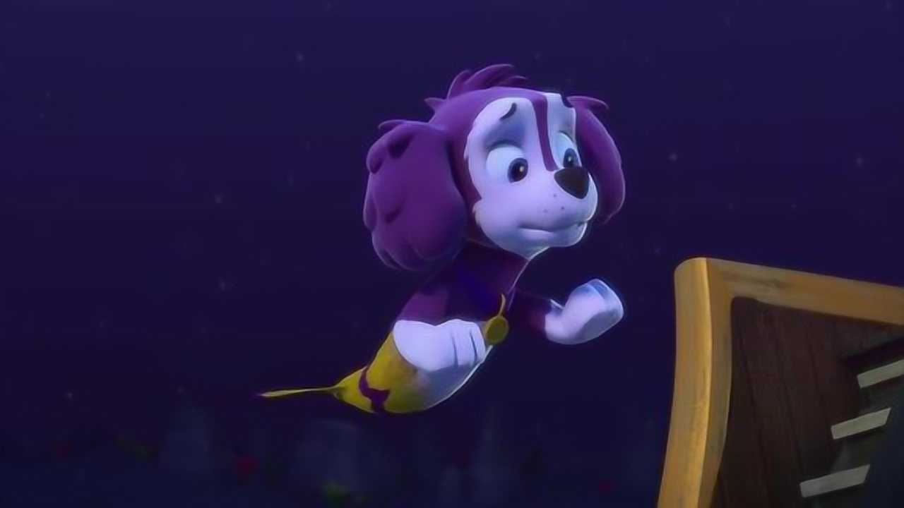 变身人鱼狗的鹿马和天天成功的将人鱼宝宝从船里救出来了