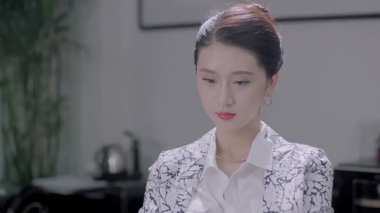 偷香魔盗团2精彩片段我的毒舌美女上司