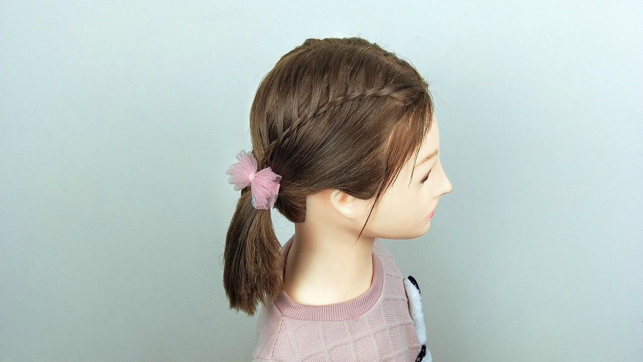 08宝贝短发怎么扎好看 这款简单实用的小女孩编发很适合哦小美妮发型