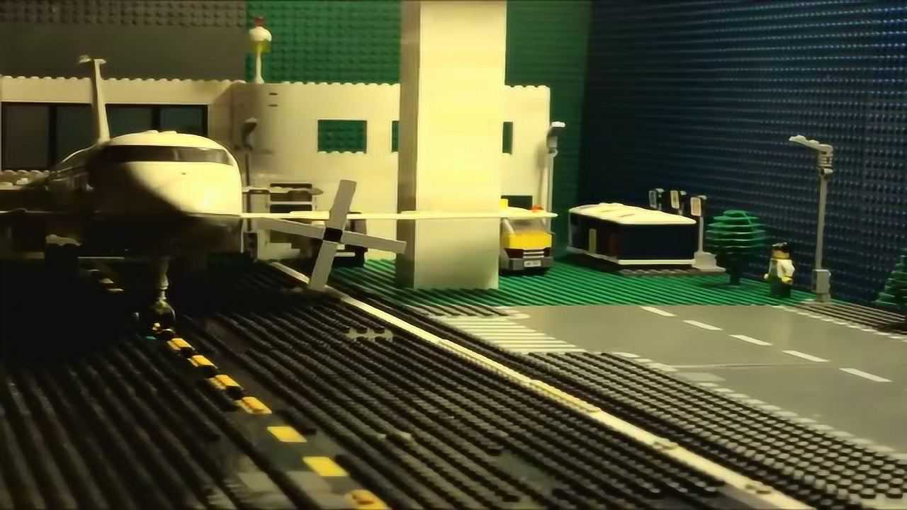 乐高飞机坠毁这样的意外真是难以预料