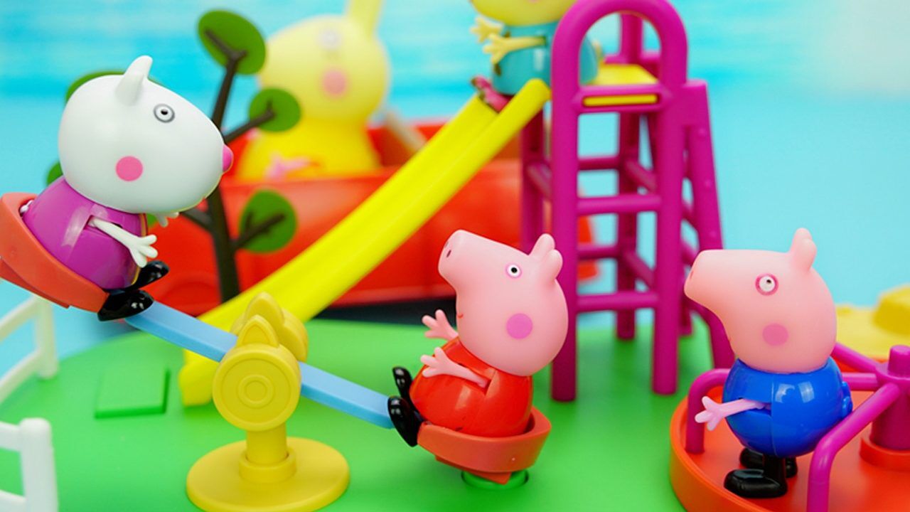 小猪佩奇玩具 佩奇和乔治到音乐游乐场玩跷跷板