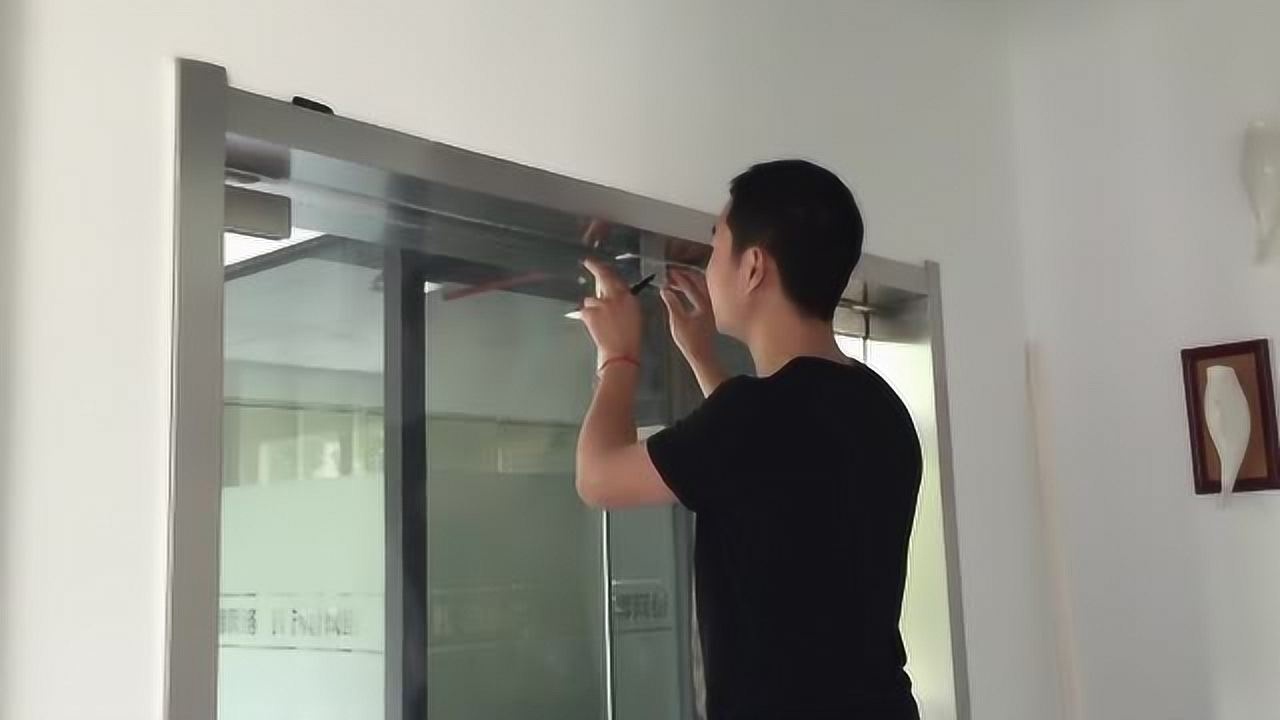 zucon祖程玻璃门安装电插锁视频